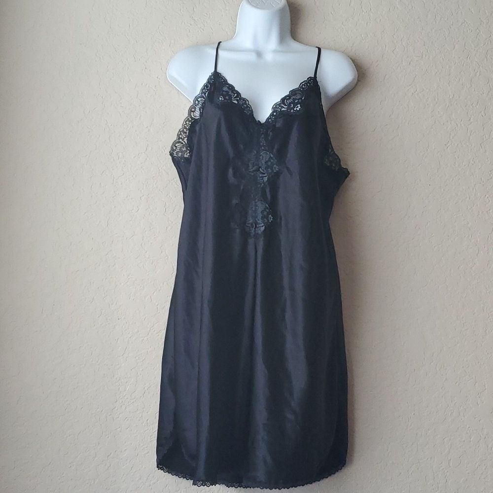 VTG Inner Most (Sears) 90’s Satin Polyester Black Nightie large 16/18